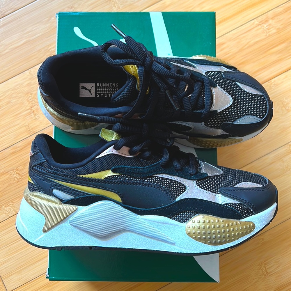 Women’s Size 7 Puma RS-X3 Metallic